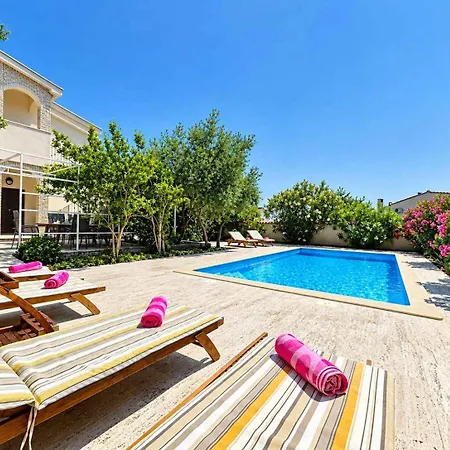 With Pool In Krk-insel Krk 53247 Apartmán *