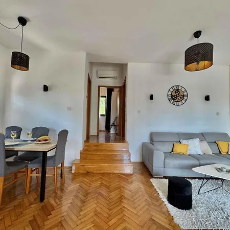 Apartmán With Pool In Krk-insel Krk 53247 Krk Town